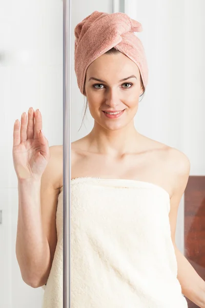 Vrouw na douche — Stockfoto