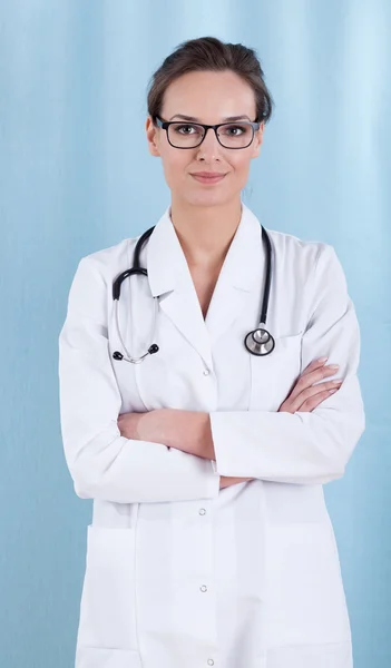 Portrait of a beautiful female doctor — Stock Photo, Image