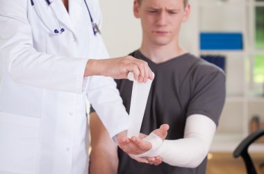 Oda danışmanlık ağrıyan elini