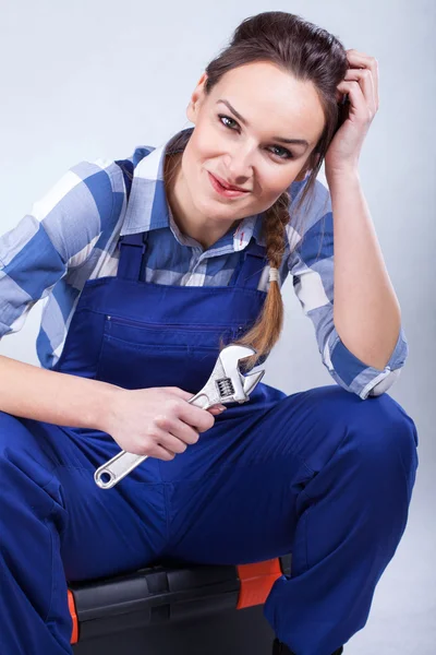 A perfect housewife repairing — Stock Photo, Image