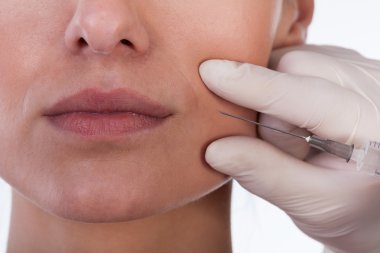 kadın alıcı plastik cerrahi enjeksiyon