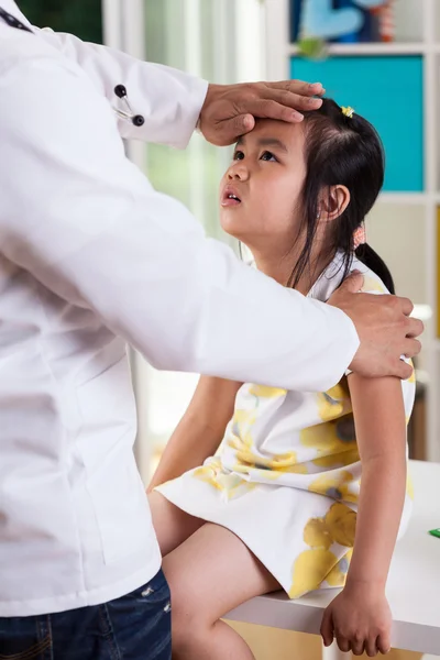 Asian sick girl — Stock Photo, Image