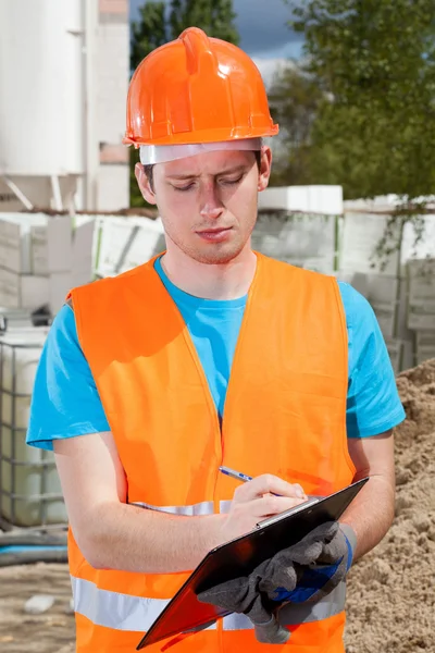 Ingenieur bei der Bauabnahme — Stockfoto