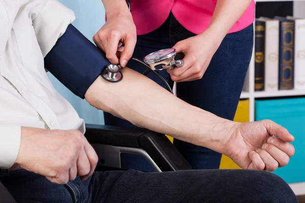 Pressure measurement in a hospice — Stock Photo, Image