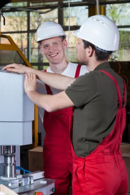 makine kontrol işçi