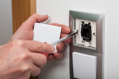 elektrik prizine değiştirme