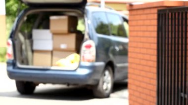 teslimatçı holding karton ambalajlama