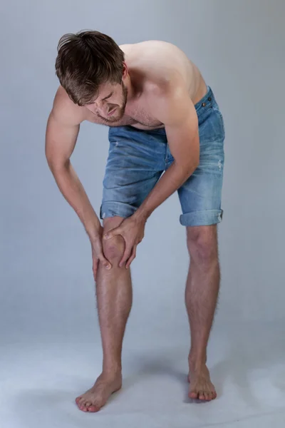 Verletztes Knie — Stockfoto