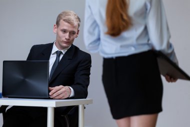 gözlem arkadaşınızın bacaklarını dostum