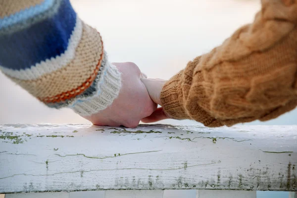 el ele tutuşarak mutlu Romantik Çift