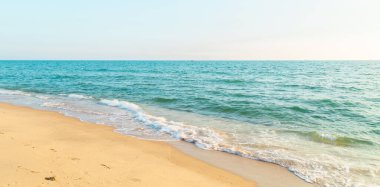 Tayland 'da güzel bir deniz dalgası ve plaj geçmişi var.