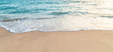 Tayland 'da güzel bir deniz dalgası ve plaj geçmişi var.