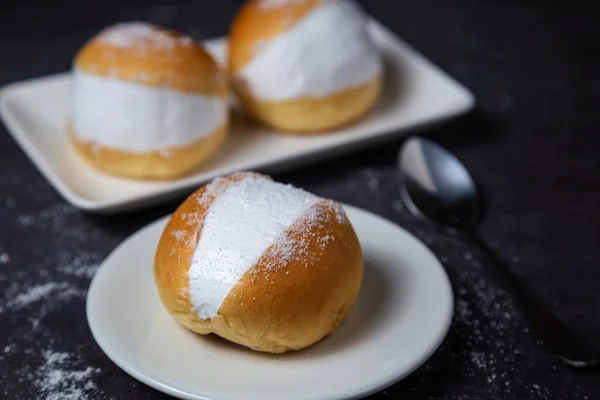 Homemade Maritozzo Delicious Italian Bread Stuffed Whipped Cream — Stock Photo, Image