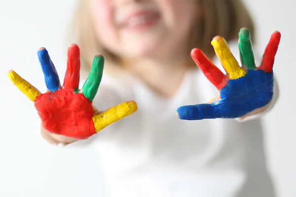 Geverfde kinderhanden