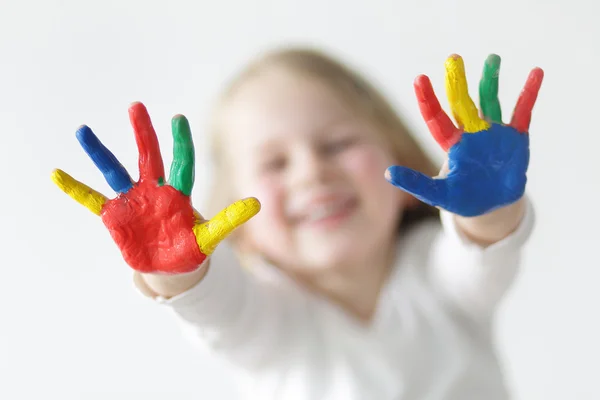 Geverfde kinderhanden — Stock fotografie