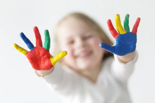 Geverfde kinderhanden