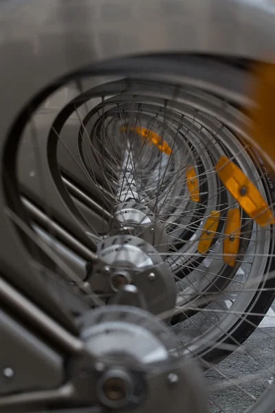 Alined cykelhjul — Stockfoto