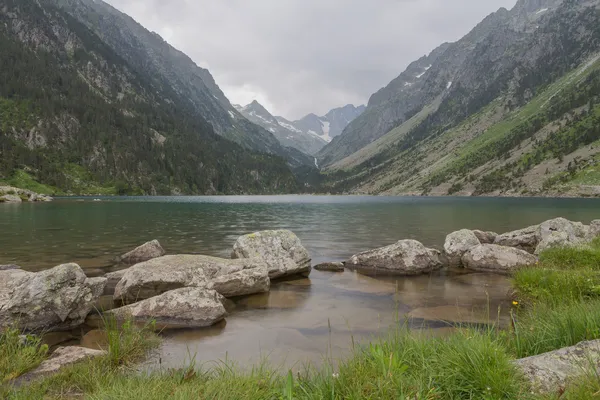 Lago di montagna — Foto Stock