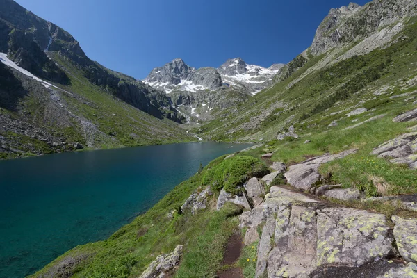 Montanha lago, Parque Nacional dos Pirinéus, França — Fotografia de Stock