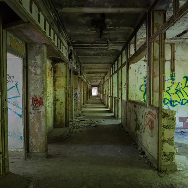 Hospital abandonado —  Fotos de Stock