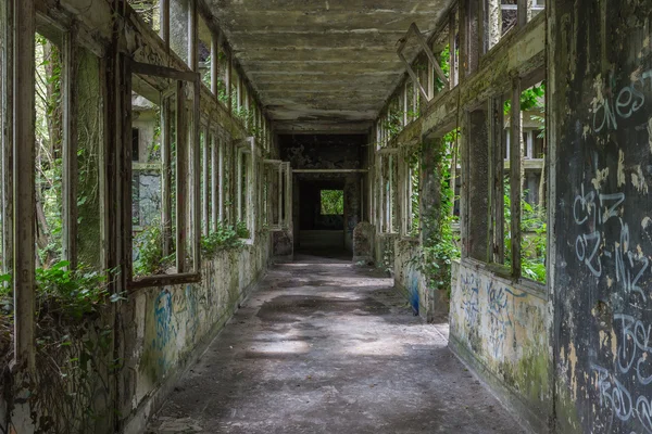 Hospital abandonado — Fotografia de Stock