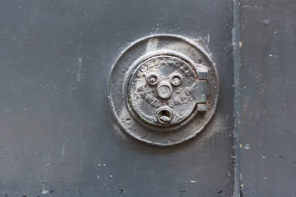 Old rusted natural gas distribution plate in Paris — Stock Photo, Image