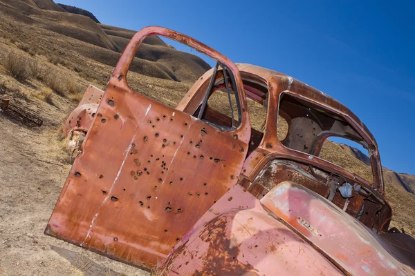 Une vieille voiture — Photo