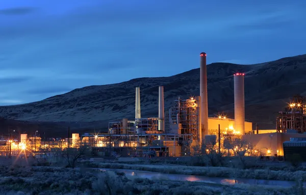 Industrial Plant at Night — Stock Photo, Image