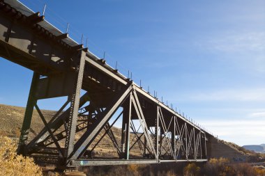 Tren Köprüsü