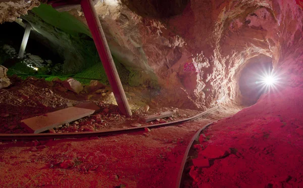 Red Mine Tracks Underground — Stock Photo, Image