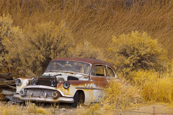 Une vieille voiture — Photo