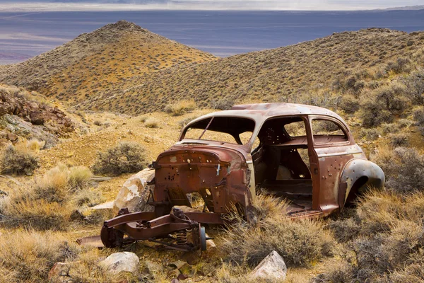 Un coche viejo — Foto de Stock