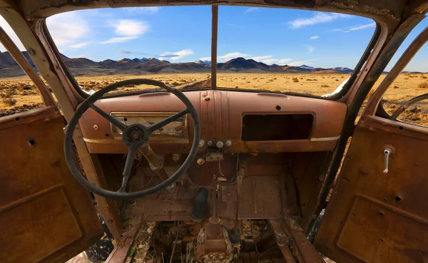 Un coche viejo — Foto de Stock