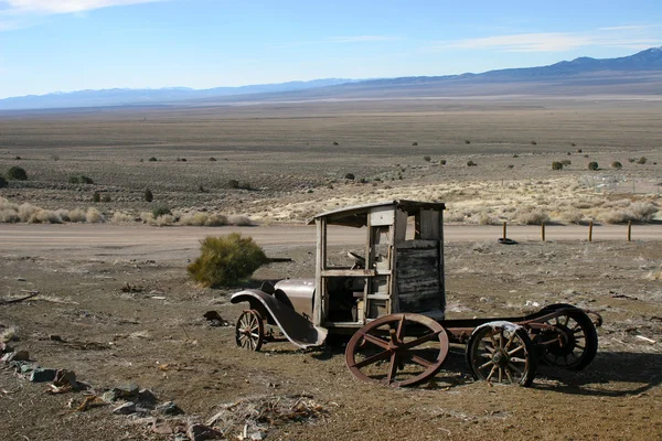 Cementerio de coches antiguos — Foto de Stock