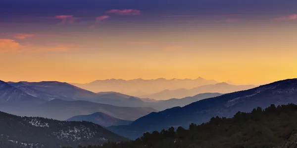 Pintoresca vista aérea de las montañas — Foto de Stock