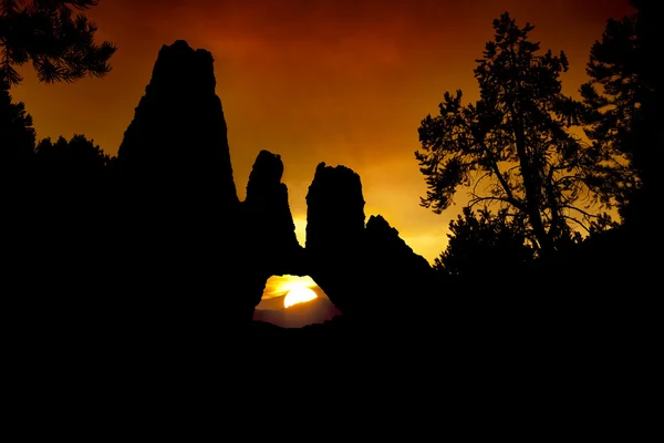 Rock Arch ao pôr do sol — Fotografia de Stock