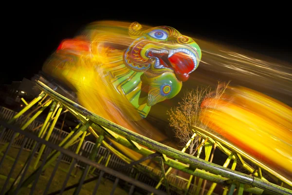 Parque de atracciones por la noche Imagen de stock