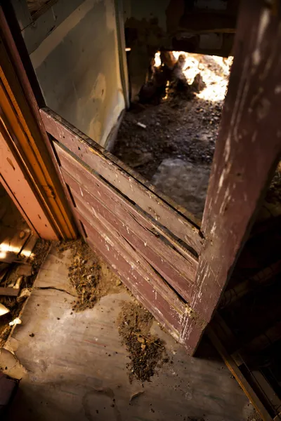 Viejas puertas abandonadas Fotos de stock libres de derechos