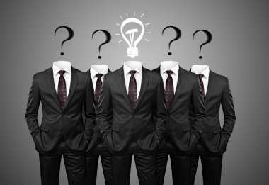 sorusu kafaları yerine diğer işadamları arasında fikir standind ile businesssman