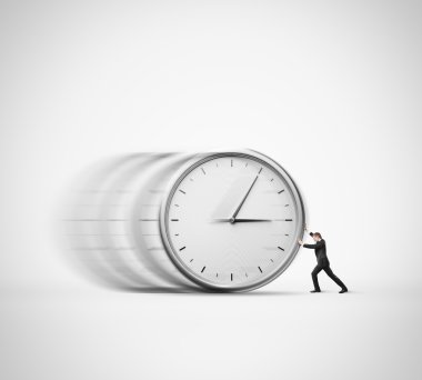saati zorlamaya çalışırken iş adamı