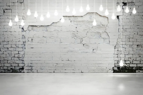 Vieja pared de ladrillo y bombillas — Foto de Stock