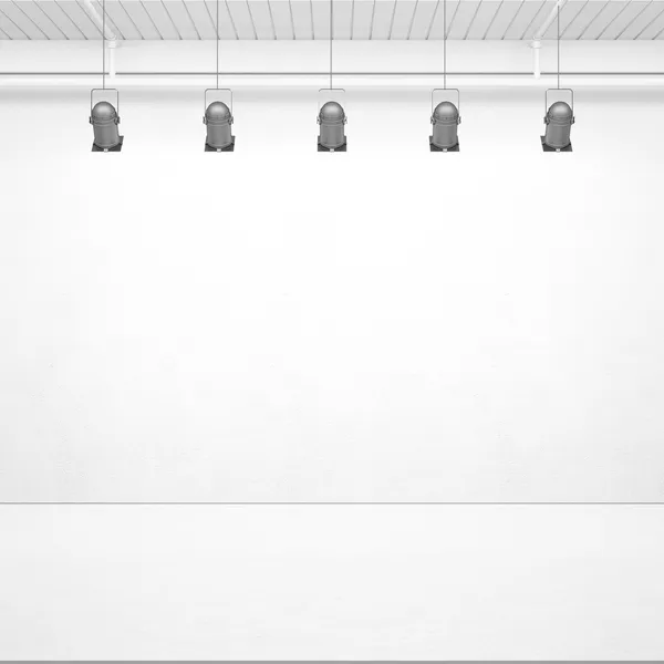 A fehér falon, lámpák — Stock Fotó