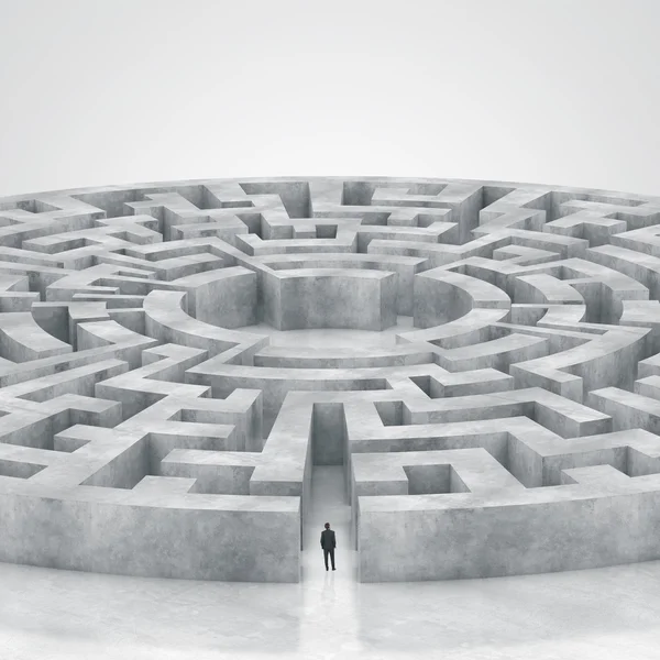 Zakenman treedt het labyrint — Stockfoto