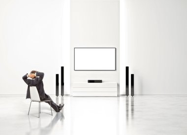 TV izlerken işadamı