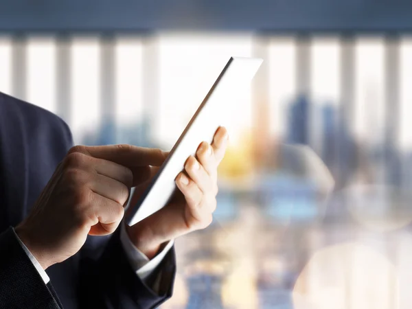 Businessman with tablet — Stock Photo, Image