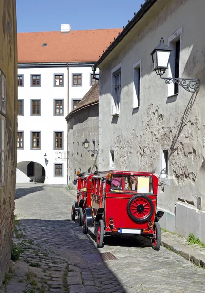 La strada della Città Vecchia a Bratislava, Slovacchia — Foto Stock