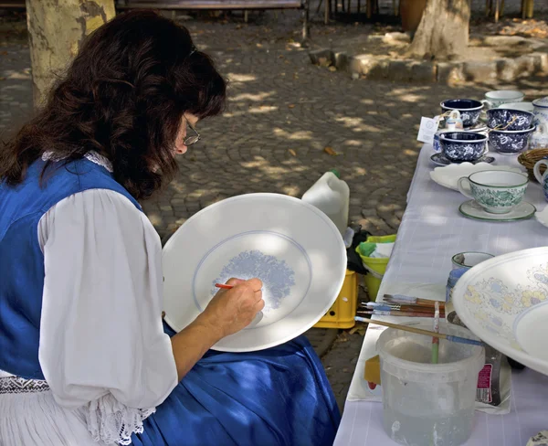 Painting ceramics — Stock Photo, Image