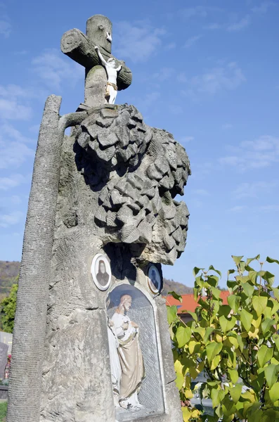 The old grave on rustic slovak cemetery — Stock Photo, Image