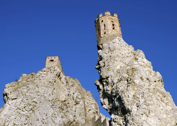 The Maiden Tower with southern rock of Devin castle — Stock Photo, Image