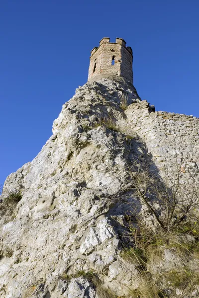 The Maiden Tower and east wall of Devin castle — Stock Photo, Image